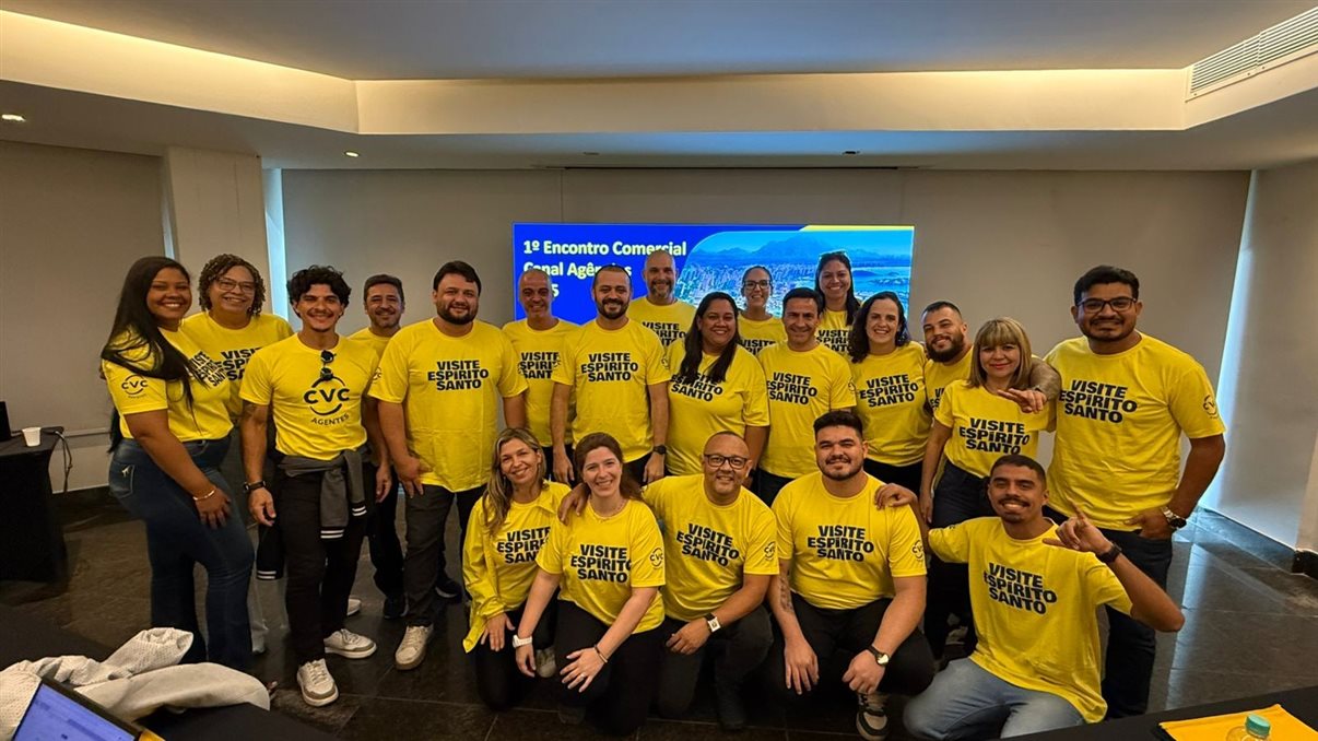Participantes do evento em praia do Espírito Santo