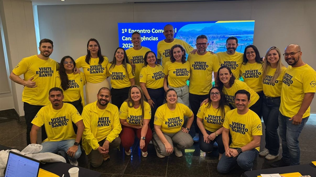 Participantes do evento em praia do Espírito Santo