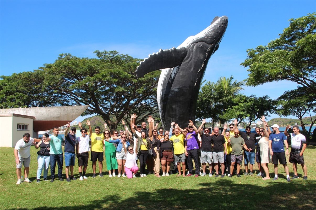 Participantes do evento em praia do Espírito Santo
