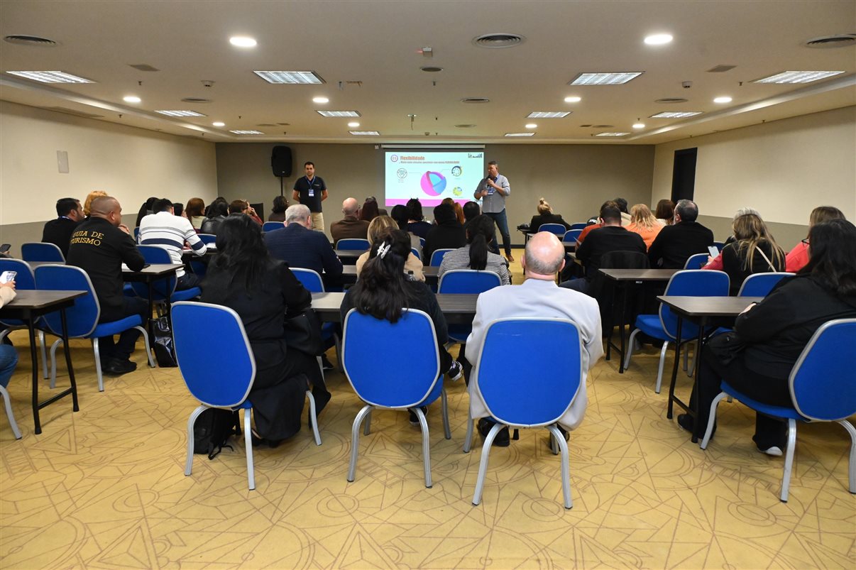 Josevaldo, da Viaje sem Fronteiras, Rosi Mendes, da Personal Free Tur, Adriana Dais, da Voyage Elité, Cassia Pompeia, da Passaggio, Ana Paula Luiz, da Roteiros da Ana Viagens, Cristiane Catarino, da Zion Viagens, e Liane de Abreu, da Brasil em Cancún by Deli Viagens