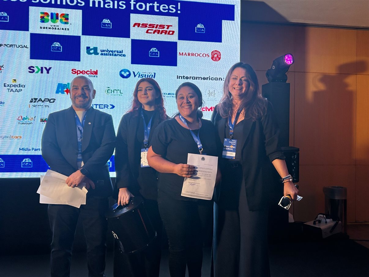 Tainara Dini, da Sakura, e Claudia Bagna, do GEA Brasil 