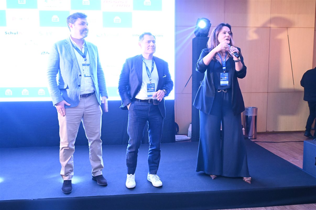 Tainara Dini, da Sakura, e Claudia Bagna, do GEA Brasil 
