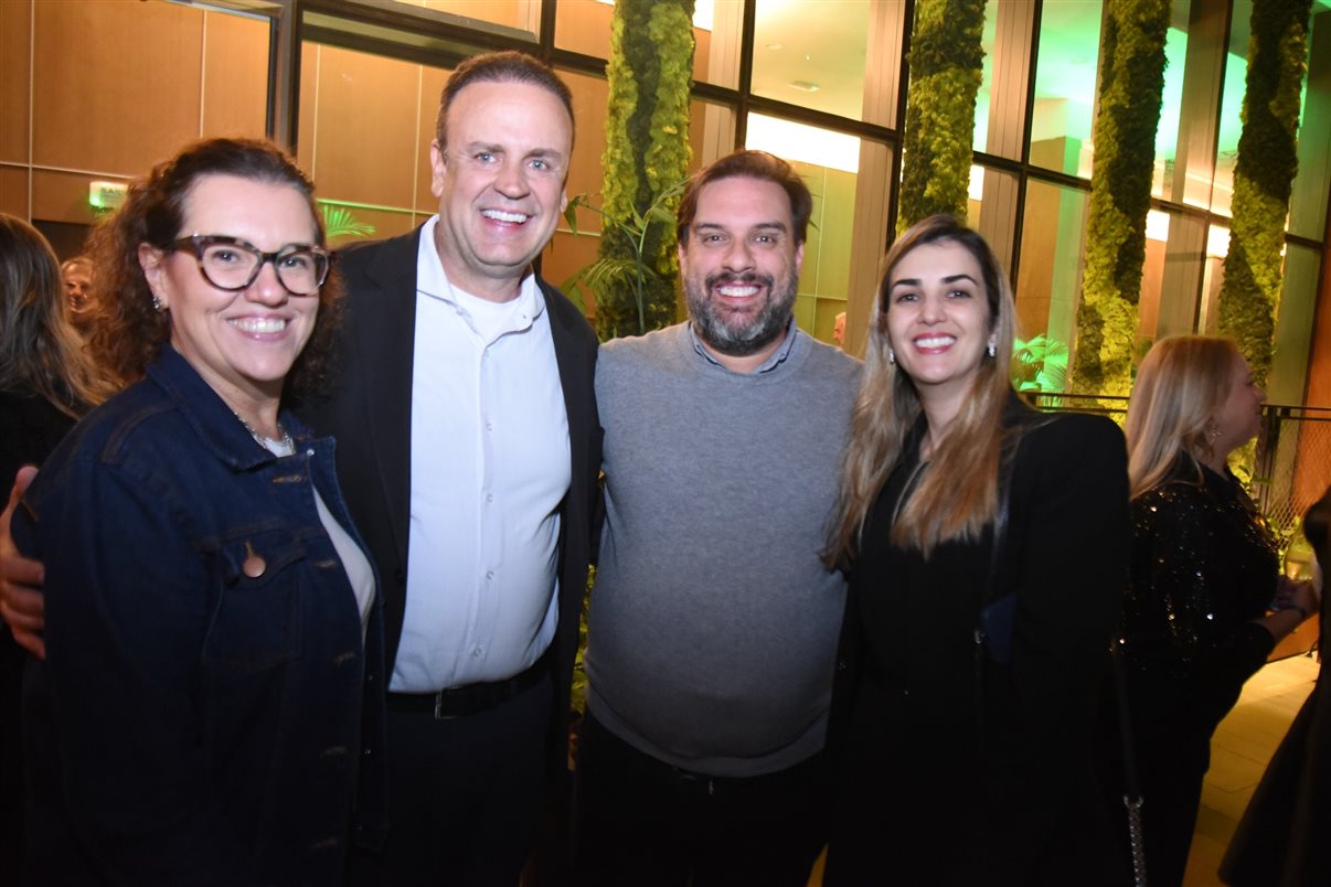 Patricia Thomas (Omnibees), Artur Andrade, José Guilherme Alcorta (PANROTAS) e Melanie Teixeira (Omnibees)