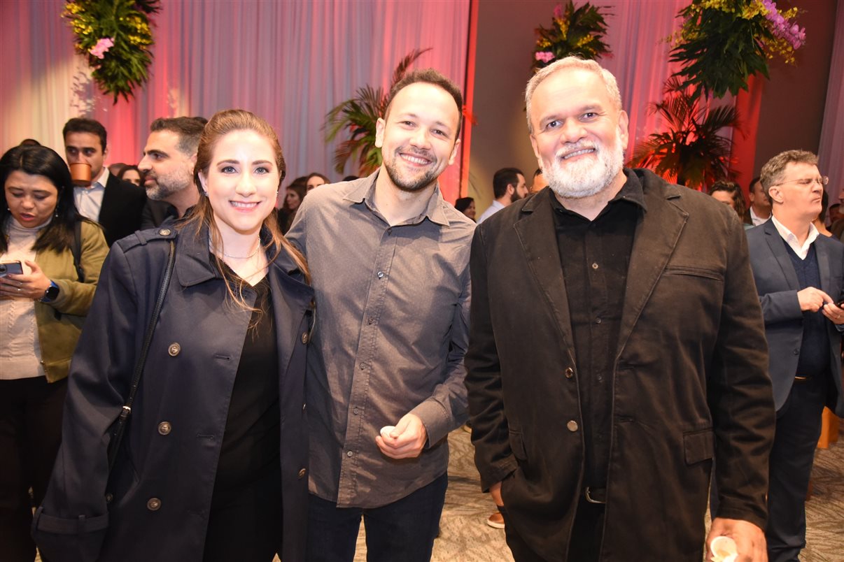 Patricia Thomas (Omnibees), Artur Andrade, José Guilherme Alcorta (PANROTAS) e Melanie Teixeira (Omnibees)