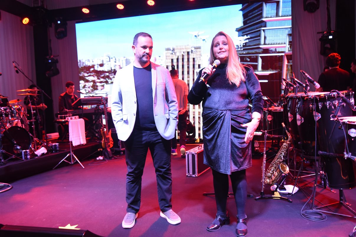 Patricia Thomas (Omnibees), Artur Andrade, José Guilherme Alcorta (PANROTAS) e Melanie Teixeira (Omnibees)