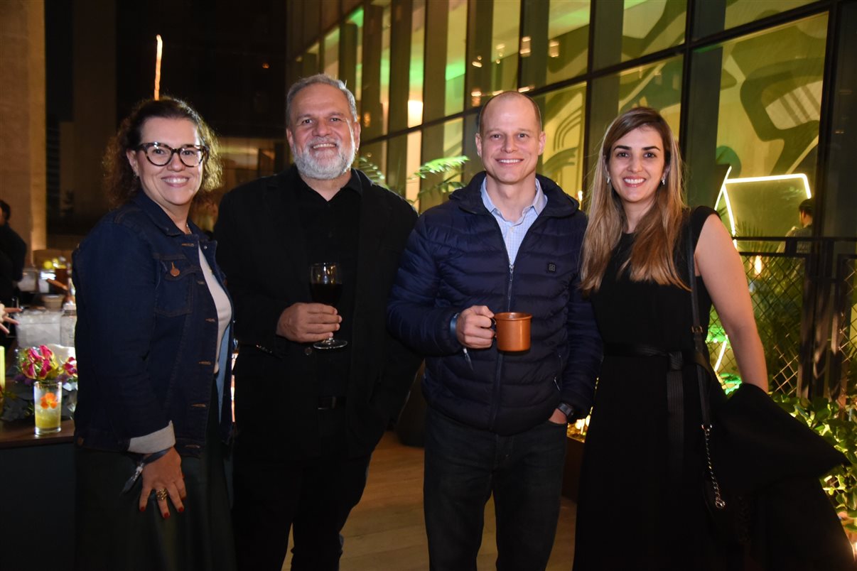 Patricia Thomas (Omnibees), Artur Andrade, José Guilherme Alcorta (PANROTAS) e Melanie Teixeira (Omnibees)