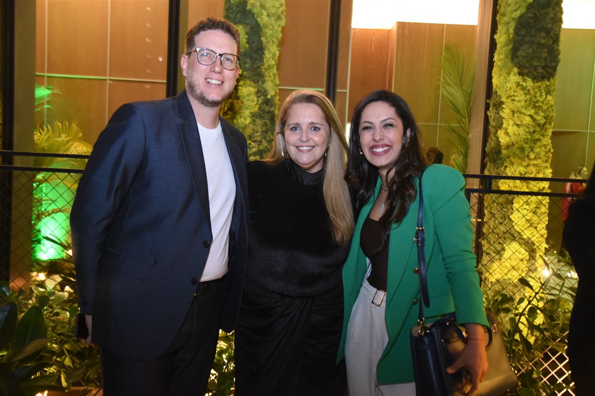 Patricia Thomas (Omnibees), Artur Andrade, José Guilherme Alcorta (PANROTAS) e Melanie Teixeira (Omnibees)