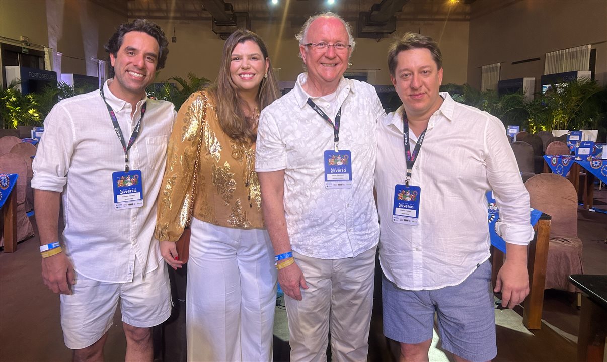 Gustavo Franken, Mariana Azevedo, James Giacomini e Charles Franken, da Diversa Turismo