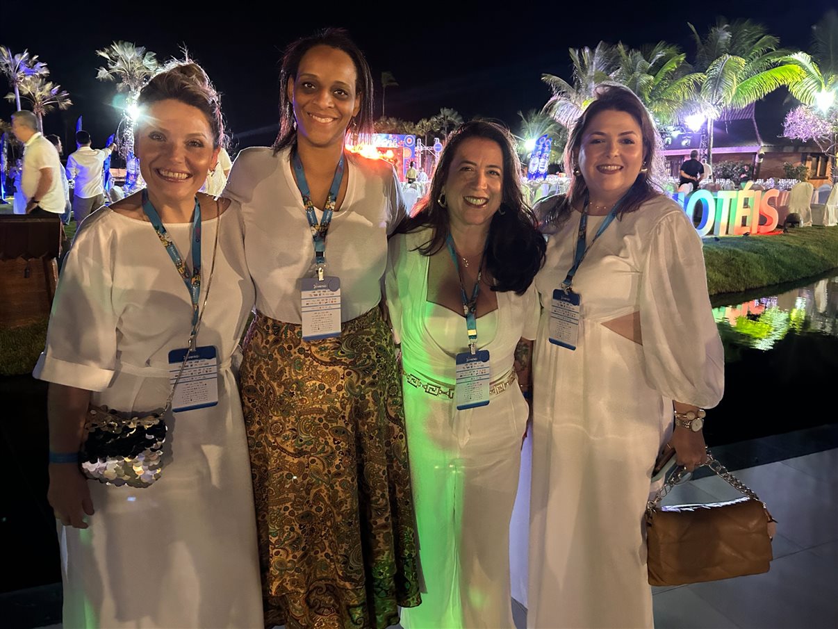 Arnaldo Franken, da Diversa, Lilian Santos, do Vila Galé Marés, Célio Fernandes, do Vila Galé Marés, Pedro Gramacho, da Setur-BA, e Vitor Bauab, da B2Live