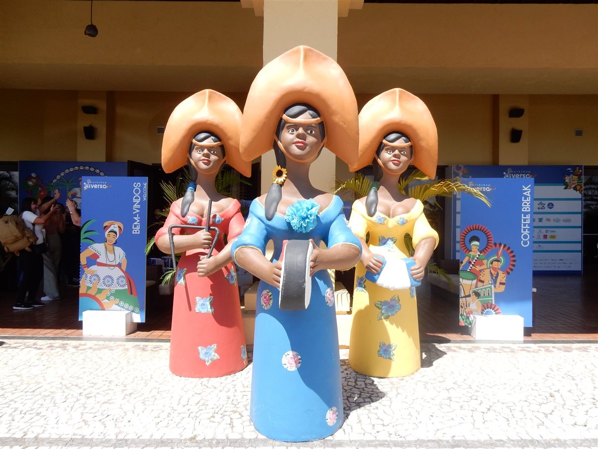 Arnaldo Franken, da Diversa, Lilian Santos, do Vila Galé Marés, Célio Fernandes, do Vila Galé Marés, Pedro Gramacho, da Setur-BA, e Vitor Bauab, da B2Live