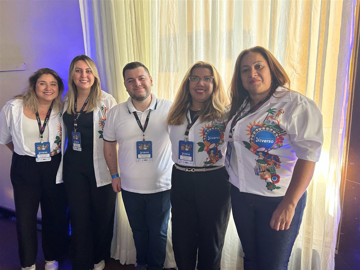 Adriana Fredericce com Julia Mendes, Kelly Souza e Simone Lourenço, da Diversa