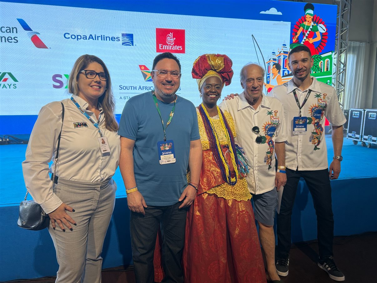 Adriana Fredericce com Julia Mendes, Kelly Souza e Simone Lourenço, da Diversa