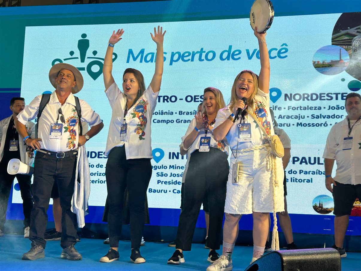 Adriana Fredericce com Julia Mendes, Kelly Souza e Simone Lourenço, da Diversa