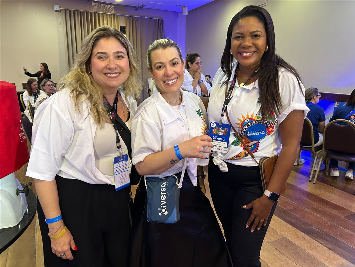 Adriana Fredericce com Julia Mendes, Kelly Souza e Simone Lourenço, da Diversa