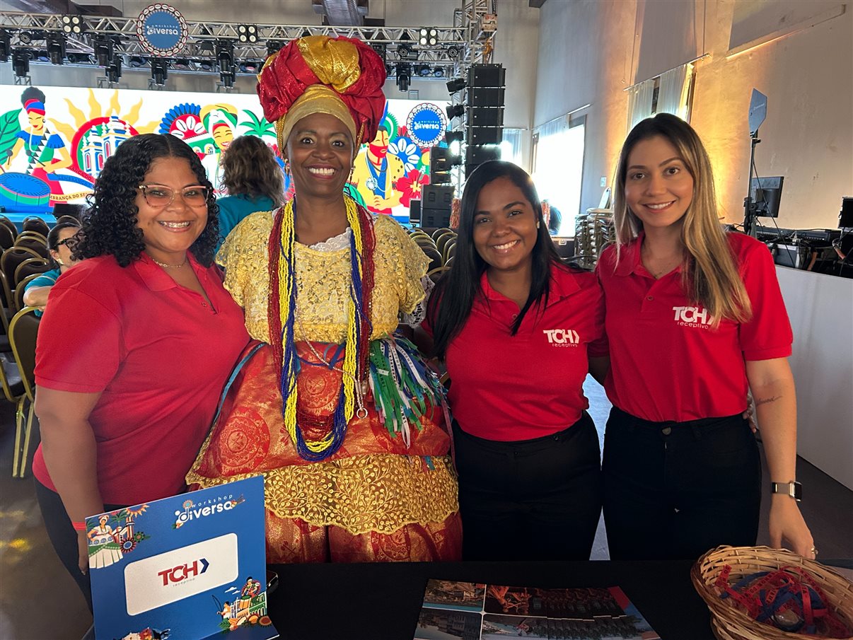 Adriana Fredericce com Julia Mendes, Kelly Souza e Simone Lourenço, da Diversa