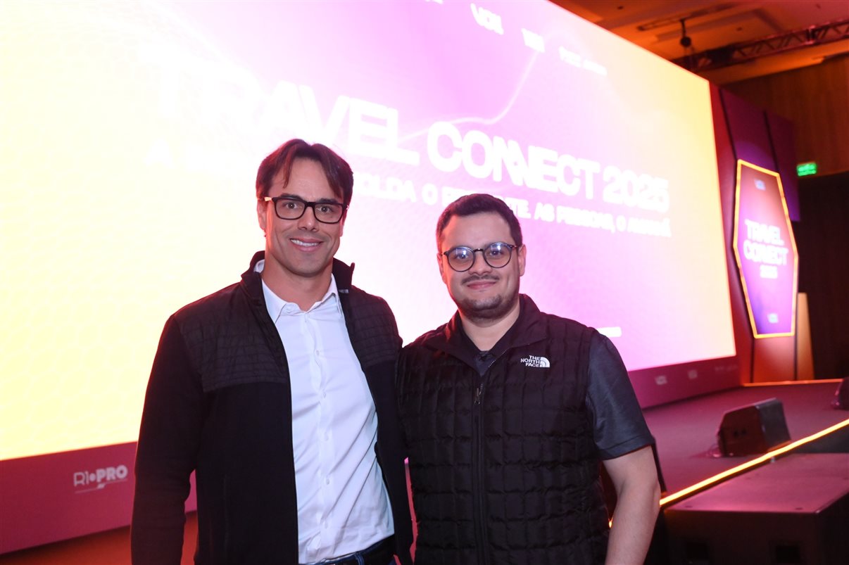 Nelson Guanabara, da Furk, com Vanessa Oliveira e Fran Souza, da VOLL