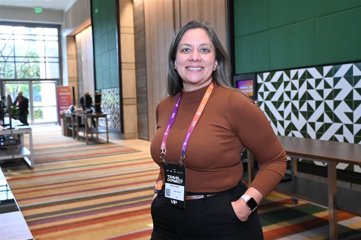 Nelson Guanabara, da Furk, com Vanessa Oliveira e Fran Souza, da VOLL