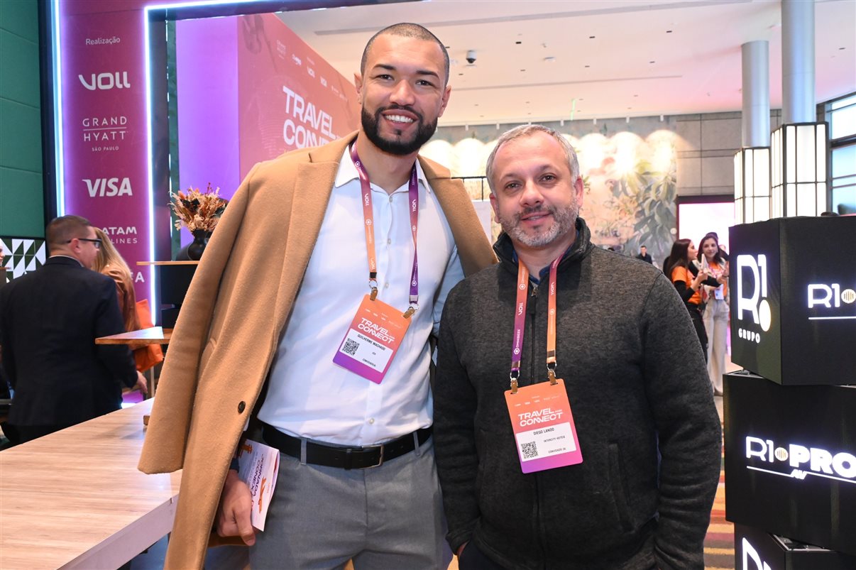 Nelson Guanabara, da Furk, com Vanessa Oliveira e Fran Souza, da VOLL