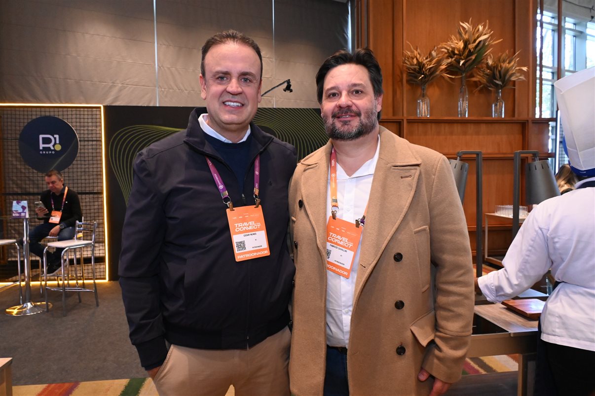 Nelson Guanabara, da Furk, com Vanessa Oliveira e Fran Souza, da VOLL