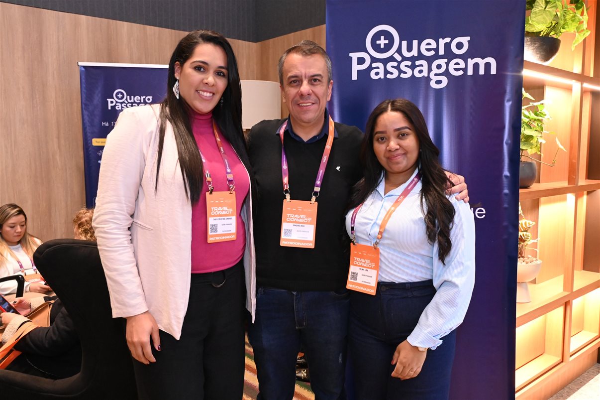 Nelson Guanabara, da Furk, com Vanessa Oliveira e Fran Souza, da VOLL