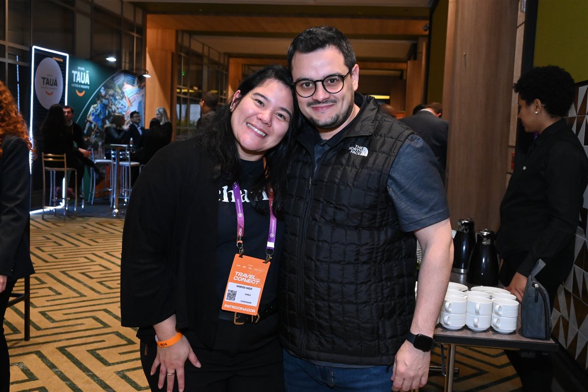 Nelson Guanabara, da Furk, com Vanessa Oliveira e Fran Souza, da VOLL