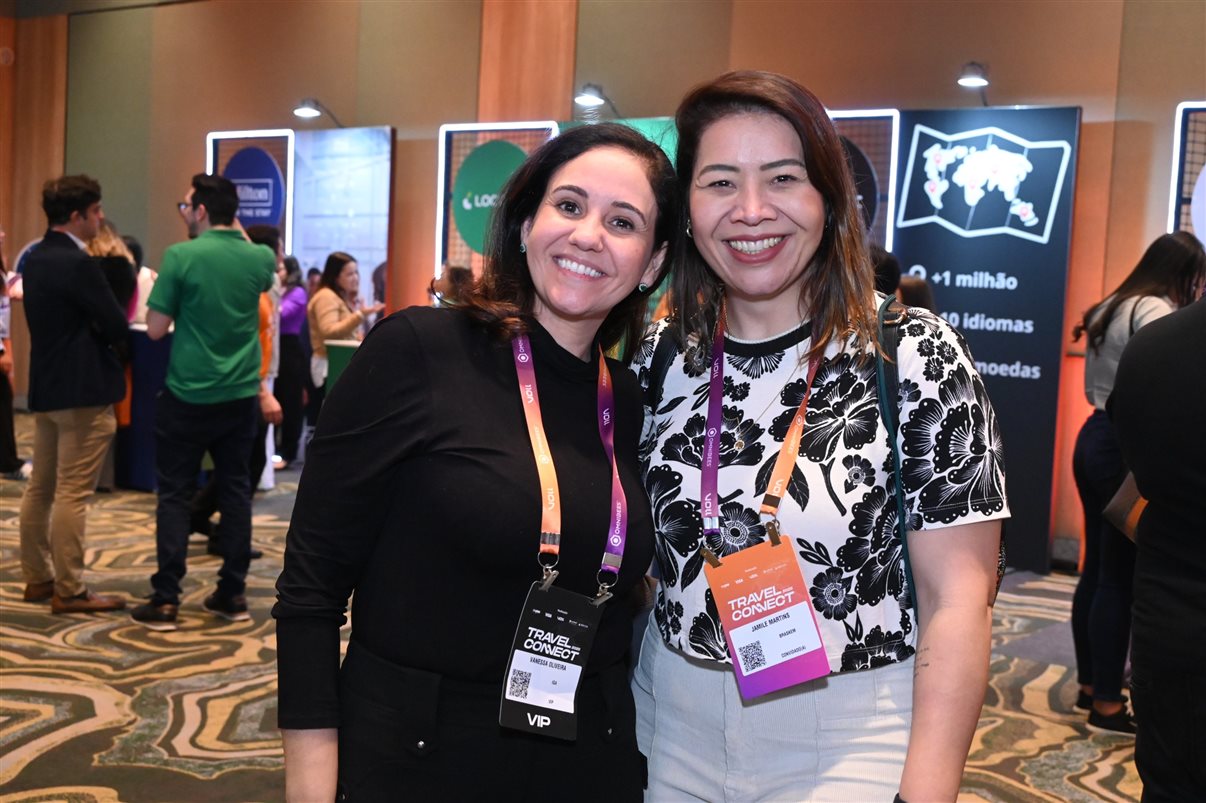 Nelson Guanabara, da Furk, com Vanessa Oliveira e Fran Souza, da VOLL