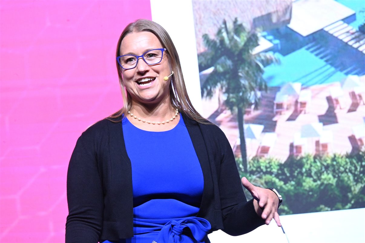 Nelson Guanabara, da Furk, com Vanessa Oliveira e Fran Souza, da VOLL