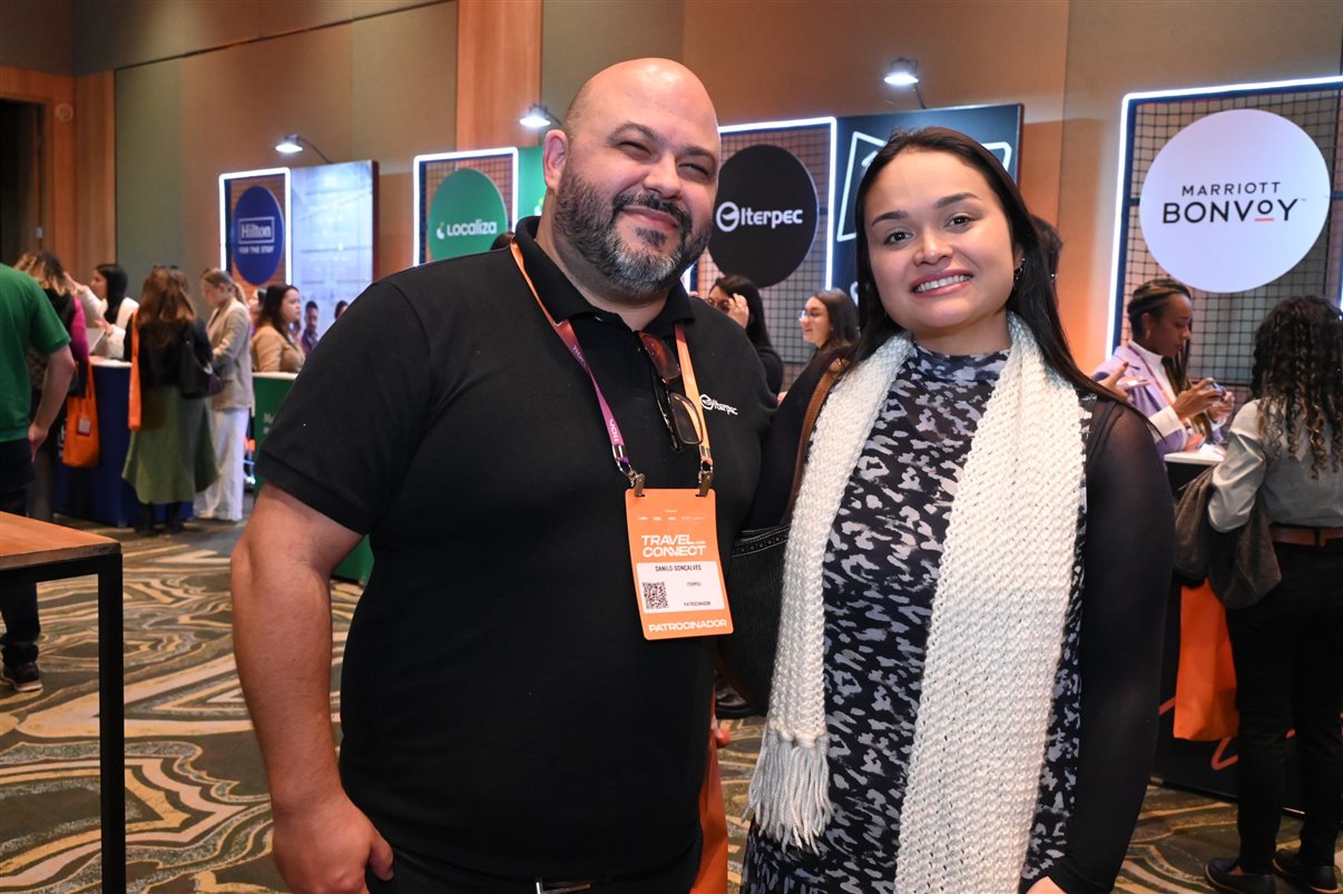 Nelson Guanabara, da Furk, com Vanessa Oliveira e Fran Souza, da VOLL