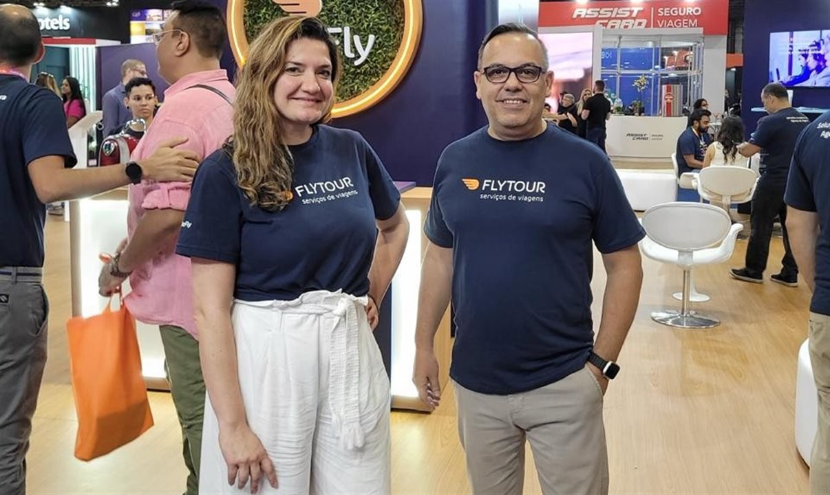 Fernanda Cillo e Sérgio Santana, representando o time de expansão da Flytour
