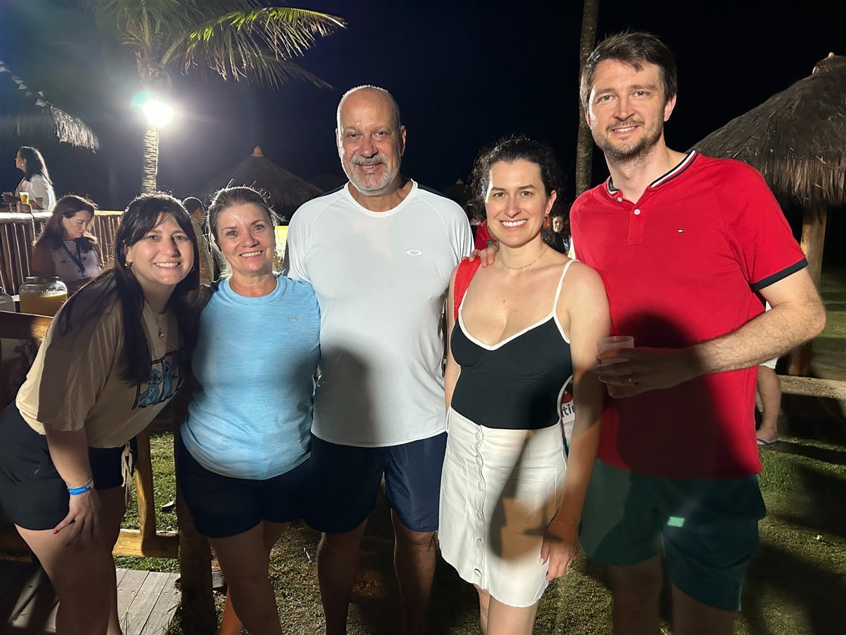 Adriana Fredericce com Julia Mendes, Kelly Souza e Simone Lourenço, da Diversa