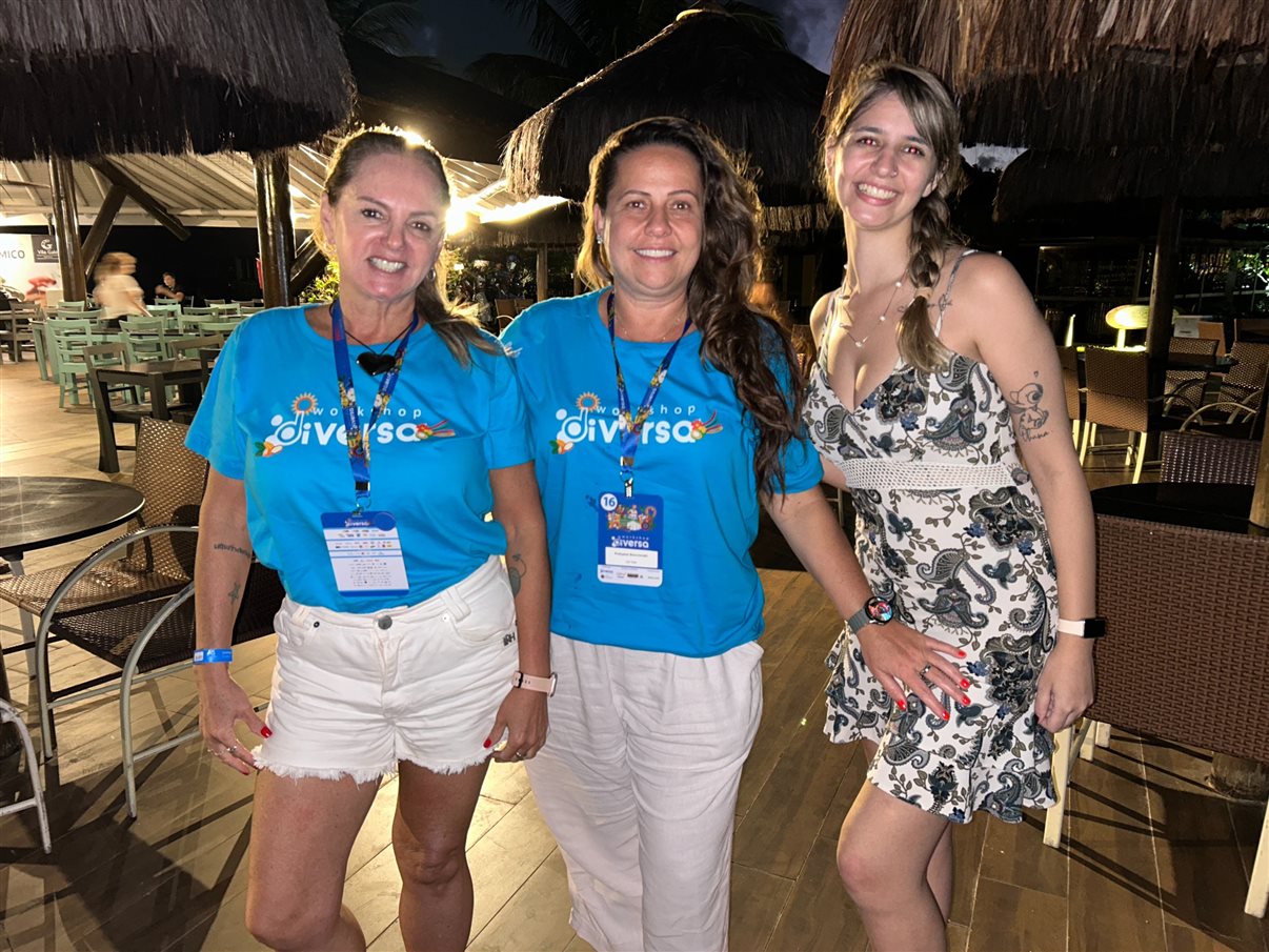 Adriana Fredericce com Julia Mendes, Kelly Souza e Simone Lourenço, da Diversa