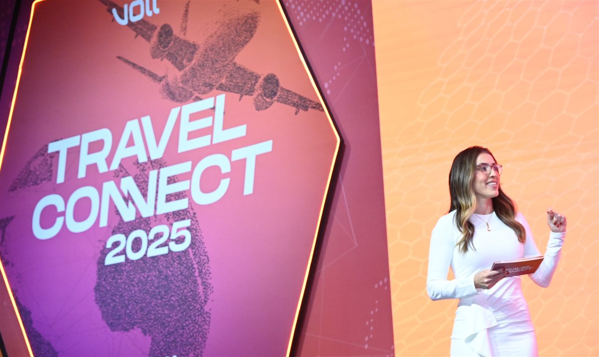 Jordana Souza, cofundadora da VOLL, foi uma das apresentadoras do Travel Connect 2025
