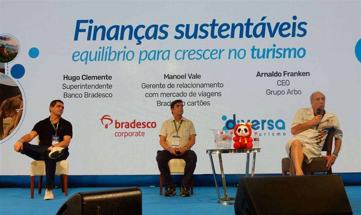 Hugo Clemente, Manoel Vale e Arnaldo Franken durante painel no Workshop Diversa