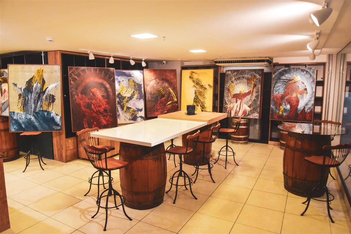 Em diversas áreas e salas do hotel há fotografias contando a história da Bahia e do próprio empreendimento