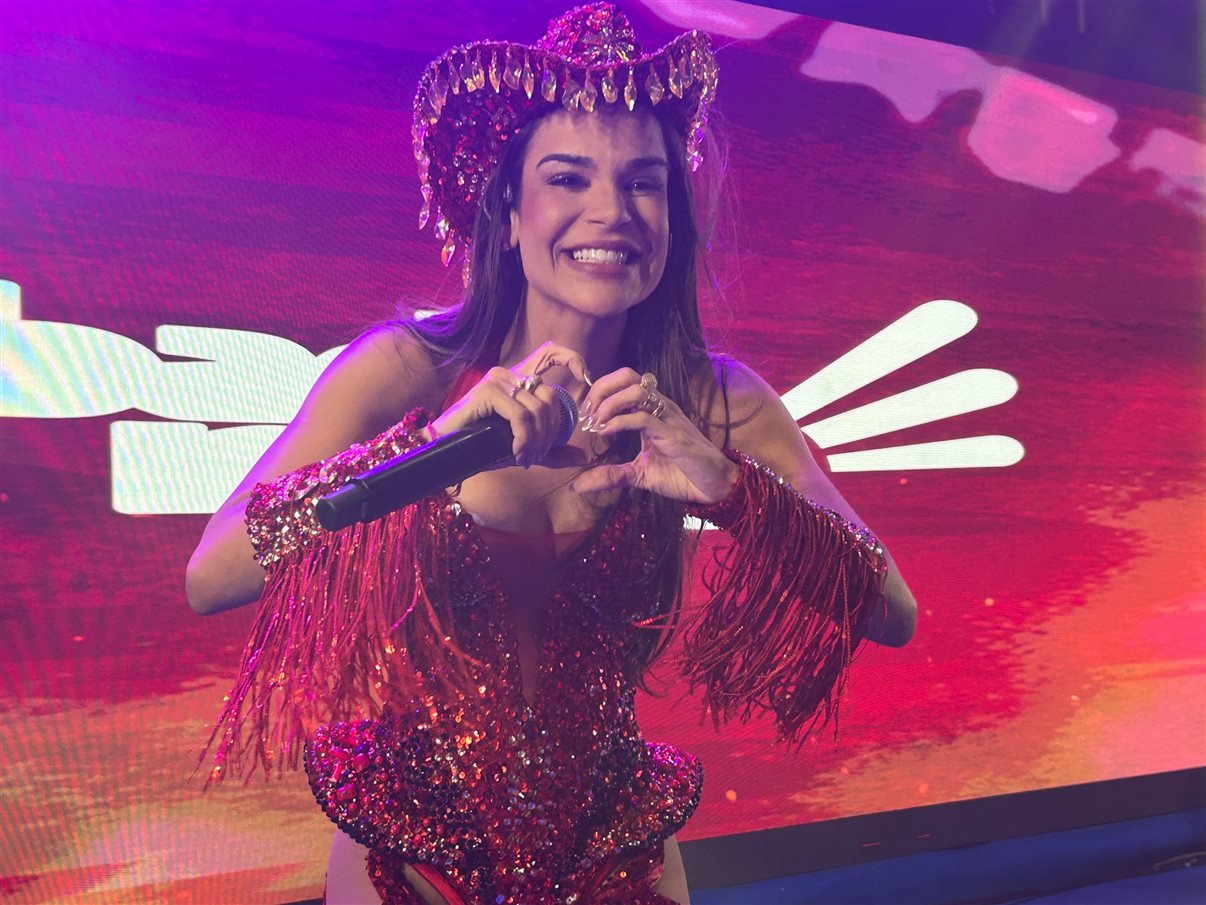 Mari Antunes, do Babado Novo