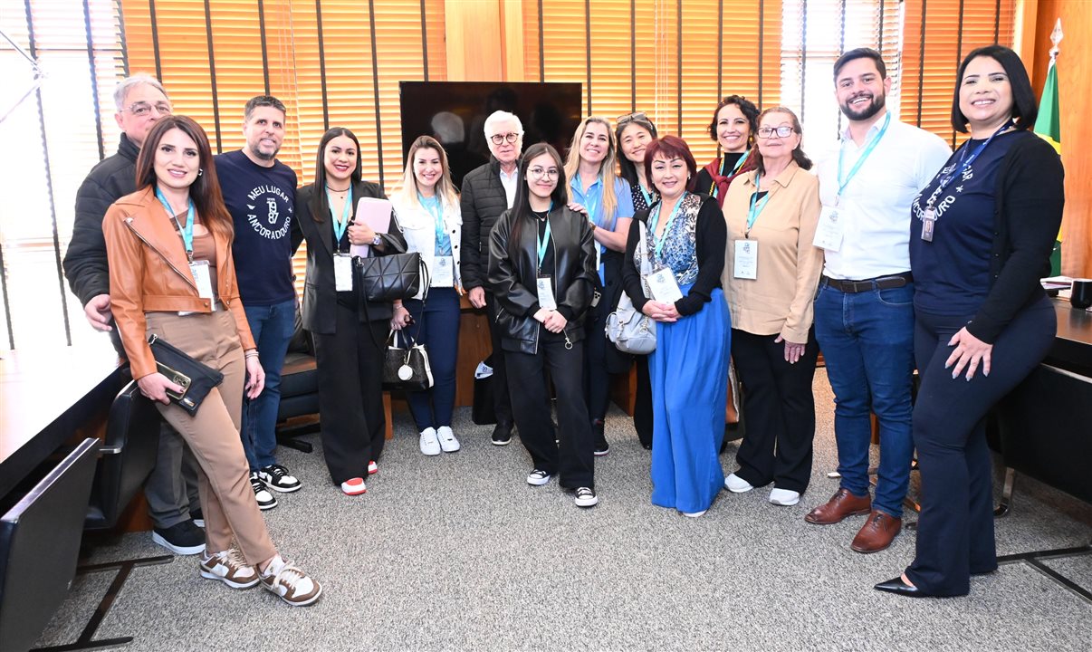 Juarez Cintra apresenta seu escritório aos agentes em Campinas