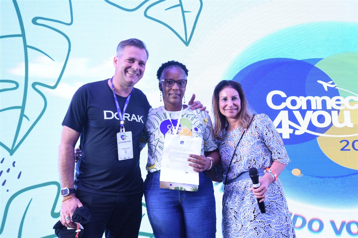 Marcia Santana, da Mar Magalhães Turismo, foi premiada com uma viagem para Turquia, patrocinada pela Dorak