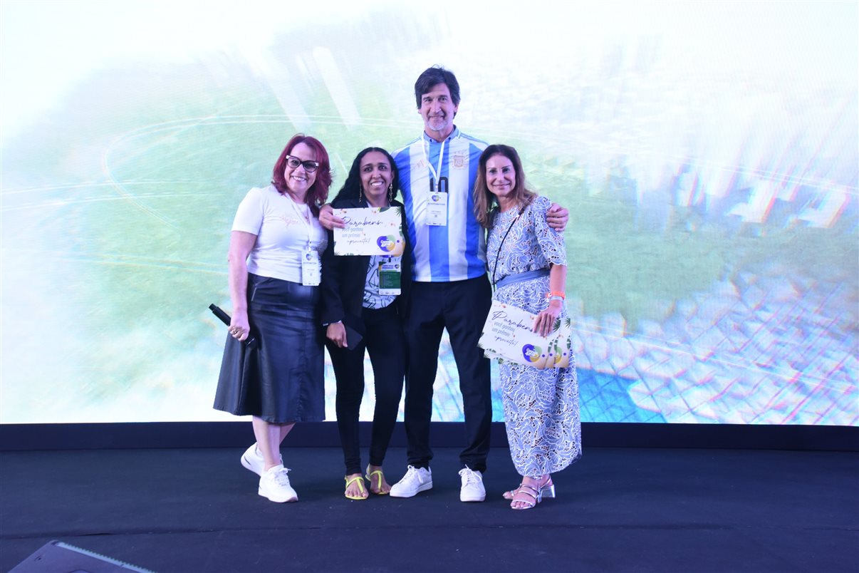 Marcia Santana, da Mar Magalhães Turismo, foi premiada com uma viagem para Turquia, patrocinada pela Dorak