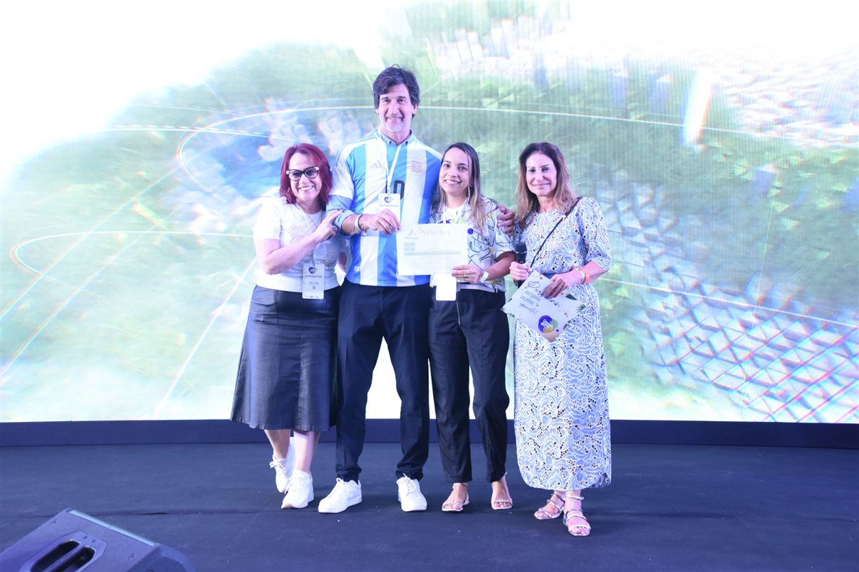 Marcia Santana, da Mar Magalhães Turismo, foi premiada com uma viagem para Turquia, patrocinada pela Dorak