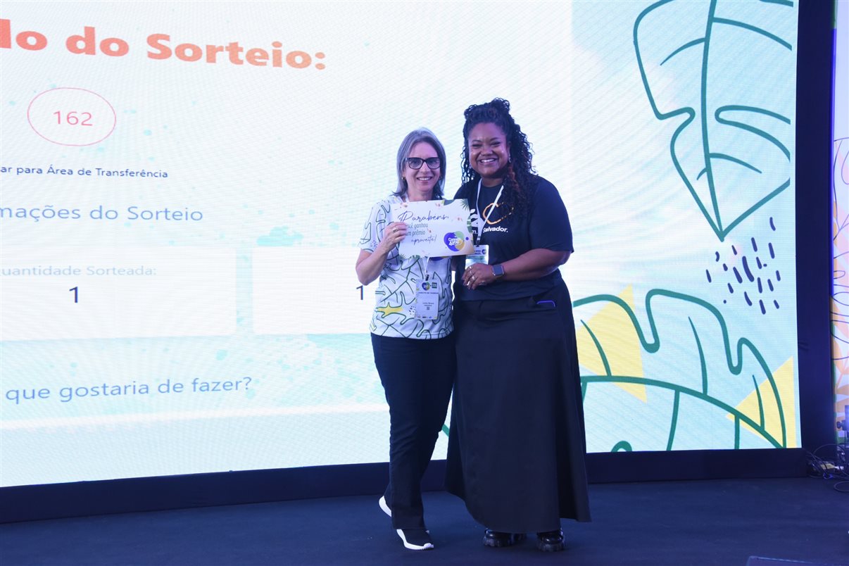 Marcia Santana, da Mar Magalhães Turismo, foi premiada com uma viagem para Turquia, patrocinada pela Dorak