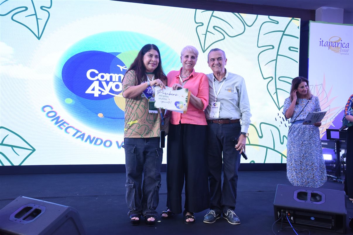 Marcia Santana, da Mar Magalhães Turismo, foi premiada com uma viagem para Turquia, patrocinada pela Dorak
