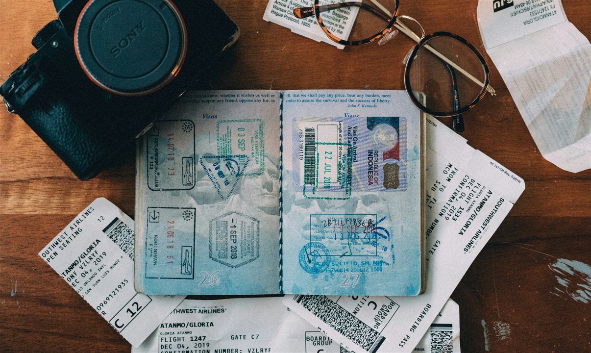 Entre os maiores problemas que podem estragar uma viagem, perder o passaporte ou documentos lidera com folga