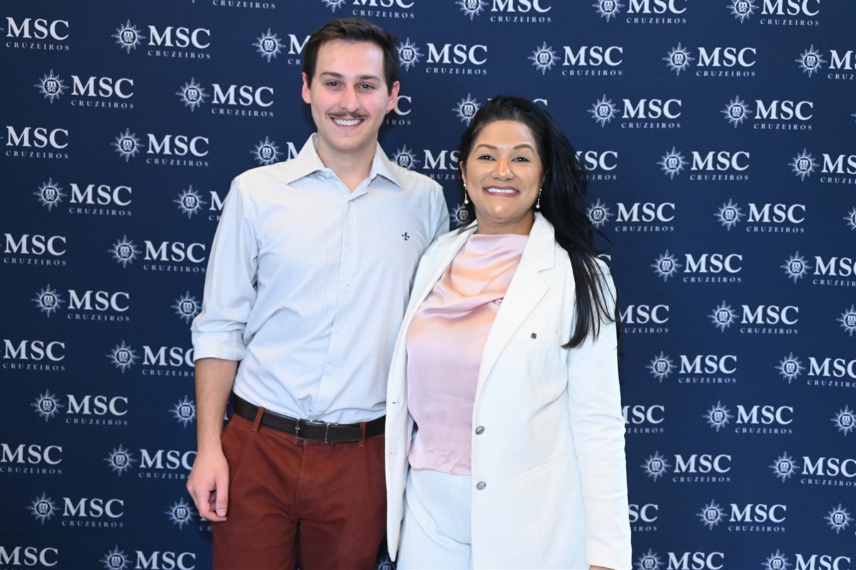 Carolina Putnoki, da Atout France, com Ignacio Palacios, Fernanda Zebral, Adrian Ursilli, Rafael Grosso e Eduardo Simões, da MSC Cruzeiros