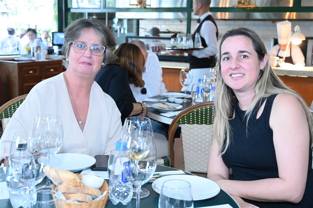 Carolina Putnoki, da Atout France, com Ignacio Palacios, Fernanda Zebral, Adrian Ursilli, Rafael Grosso e Eduardo Simões, da MSC Cruzeiros