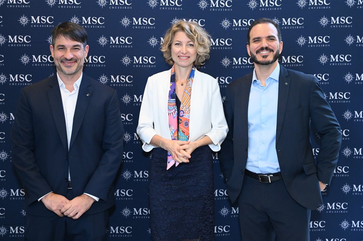 Carolina Putnoki, da Atout France, com Ignacio Palacios, Fernanda Zebral, Adrian Ursilli, Rafael Grosso e Eduardo Simões, da MSC Cruzeiros