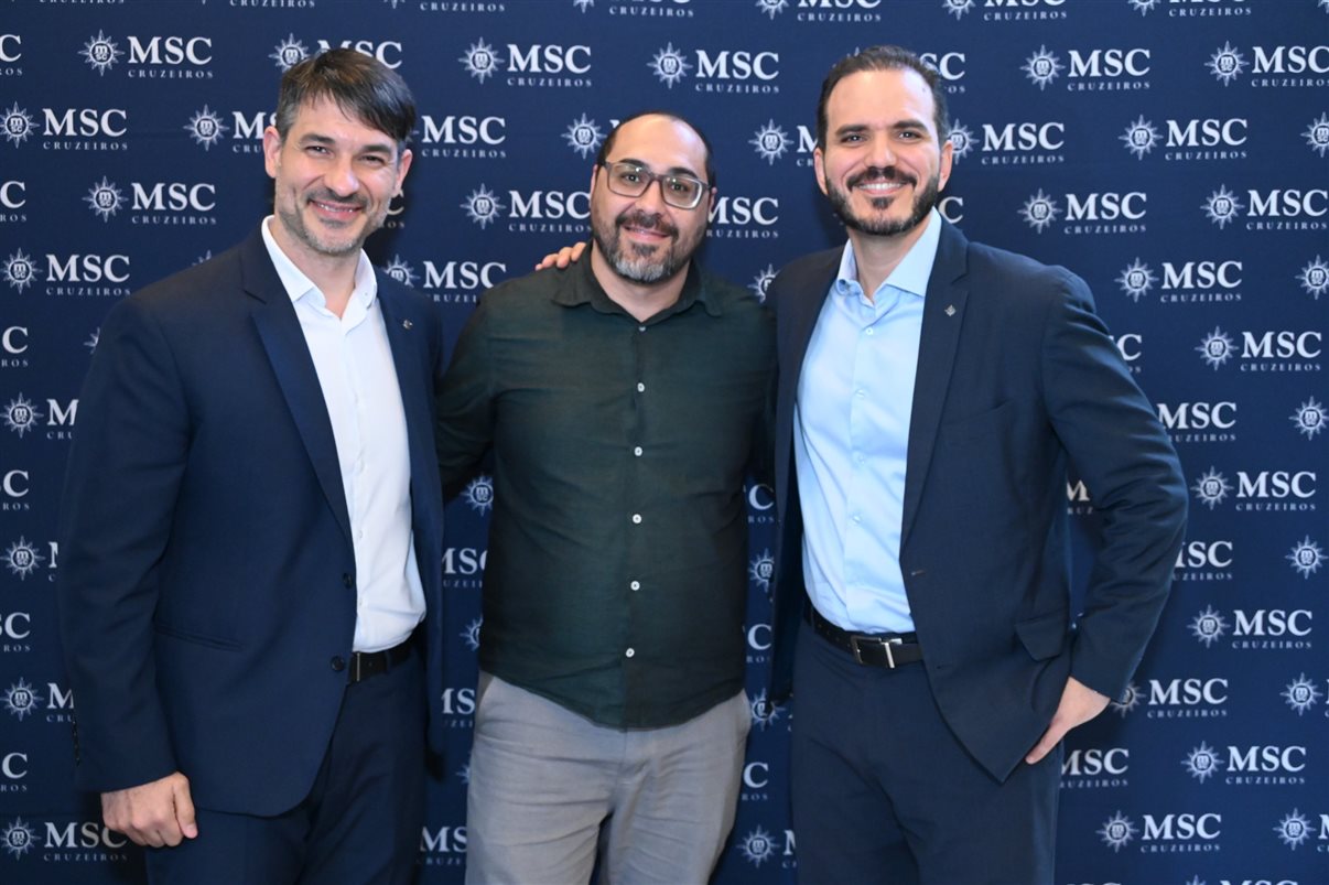 Carolina Putnoki, da Atout France, com Ignacio Palacios, Fernanda Zebral, Adrian Ursilli, Rafael Grosso e Eduardo Simões, da MSC Cruzeiros
