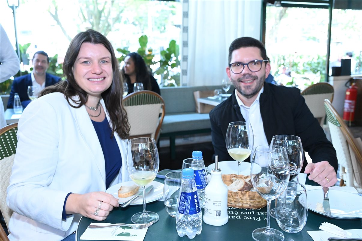 Carolina Putnoki, da Atout France, com Ignacio Palacios, Fernanda Zebral, Adrian Ursilli, Rafael Grosso e Eduardo Simões, da MSC Cruzeiros