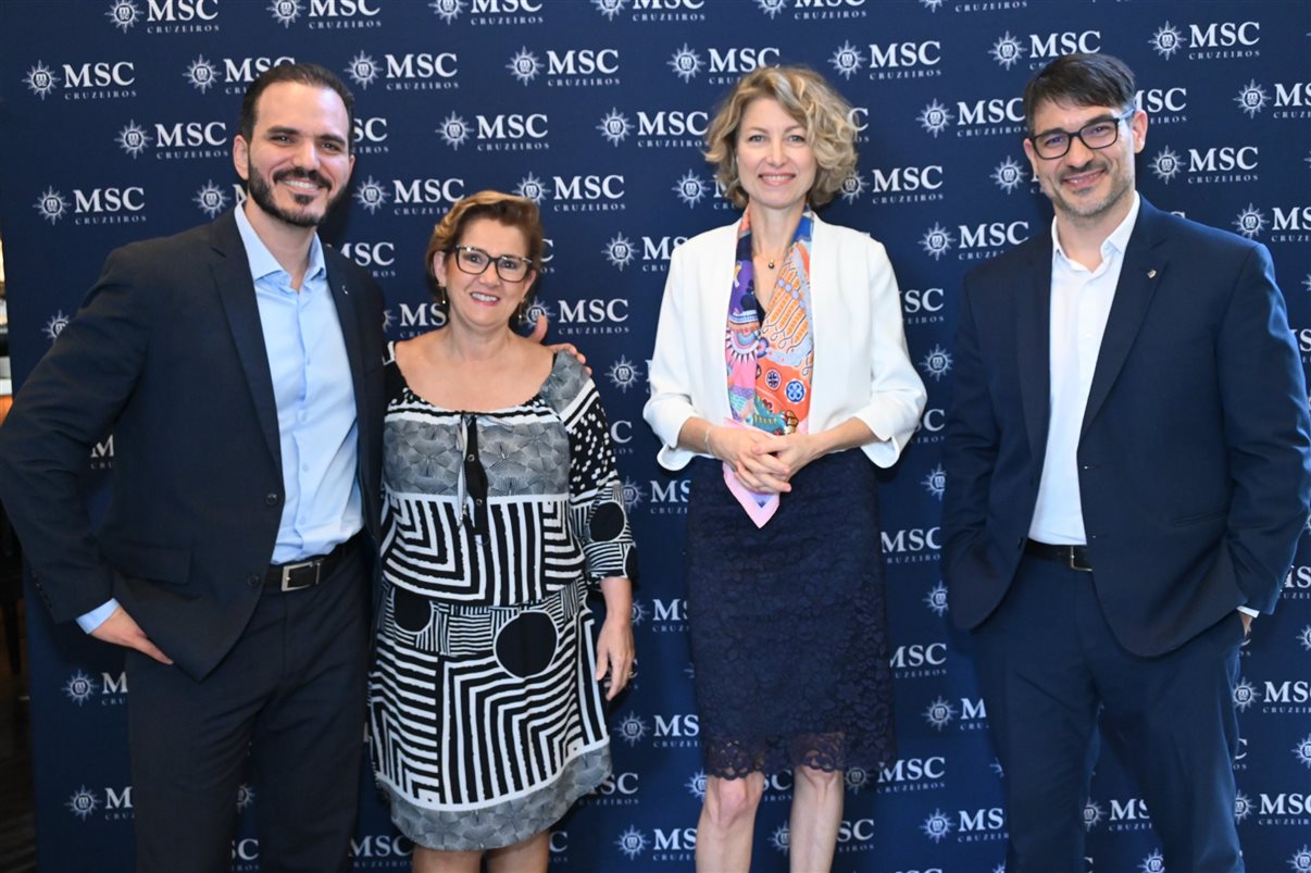 Carolina Putnoki, da Atout France, com Ignacio Palacios, Fernanda Zebral, Adrian Ursilli, Rafael Grosso e Eduardo Simões, da MSC Cruzeiros