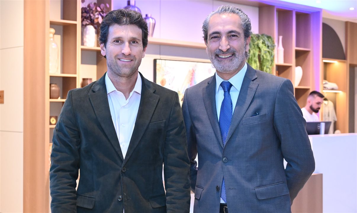 Fernando Gagliardi, diretor de Vendas da Meliá para a América Latina, e Victor Donmez, diretor geral da rede hoteleira para a América Latina