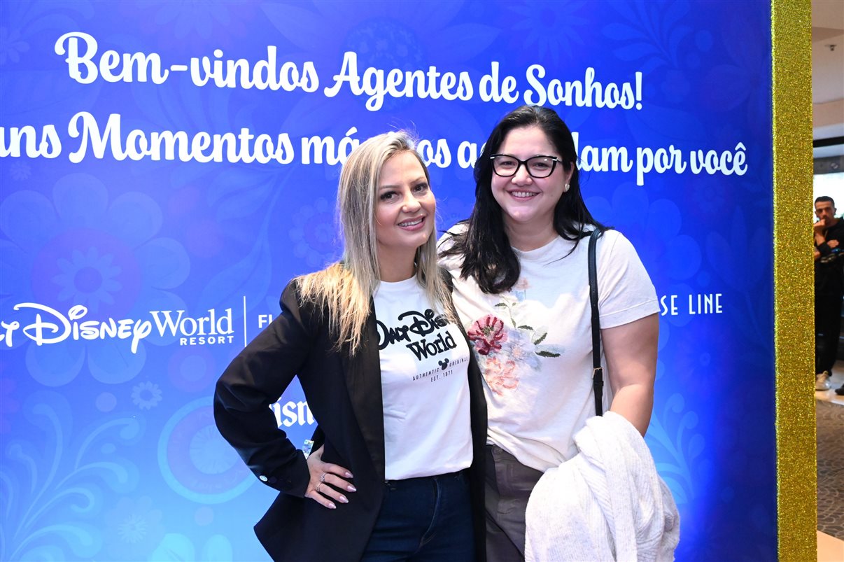 Ian de Palma, Isabella Gueller, Thais Ramos, Manuela Gentil Bopp, Alexander Haim, Lisa Smith, Juliana Belloti e Ana Luíza Teixeira, da Disney Destinations
